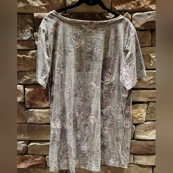 Maurices Knotted Rose Tee - Picture 5 of 7